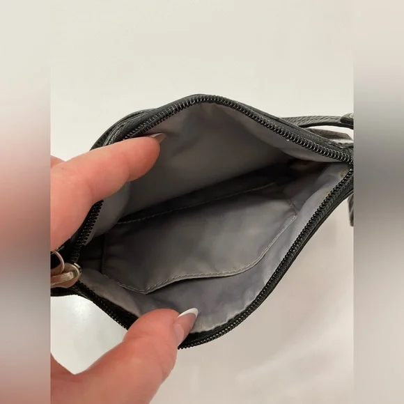 Coach Black Signature Wristlet - Picture 4 of 8